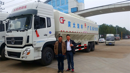 湖北康牧散裝飼料車 專業化解決方案助力現代養殖業發展